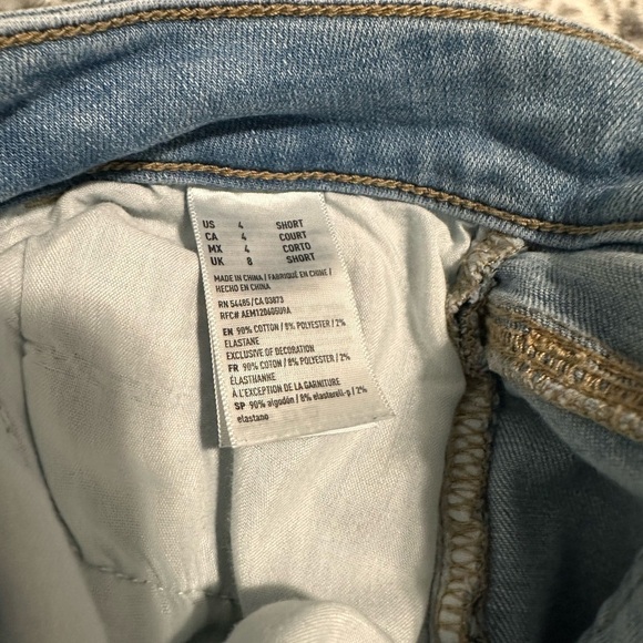 American Eagle  Distressed Jeans US 4 Short - Picture 8 of 9